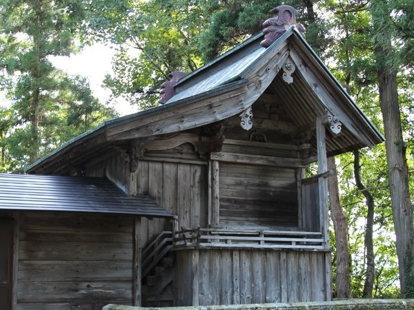 洲島八幡神社本殿