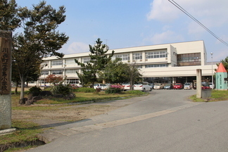 川西町立吉島小学校の画像