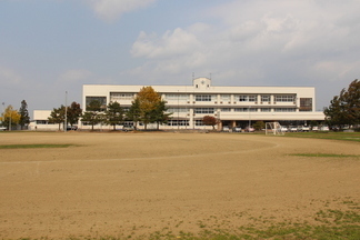 川西町立吉島小学校の画像