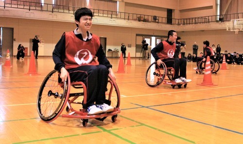 車いすリレーの様子