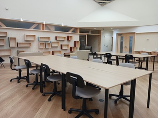 寄付物品　机・椅子