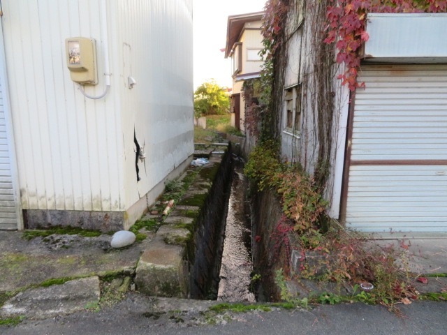 detached 上小松